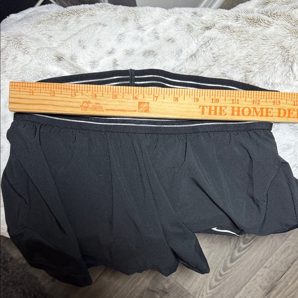 Nike Women's Woven Flex 2 in 1 Shorts with compression liner. Small - Picture 5 of 6